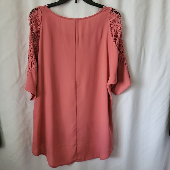 Maurice's Blouse Crocheted 3/4 sleeves Mauve Large Hi-Low Hem flowy - Picture 10 of 10